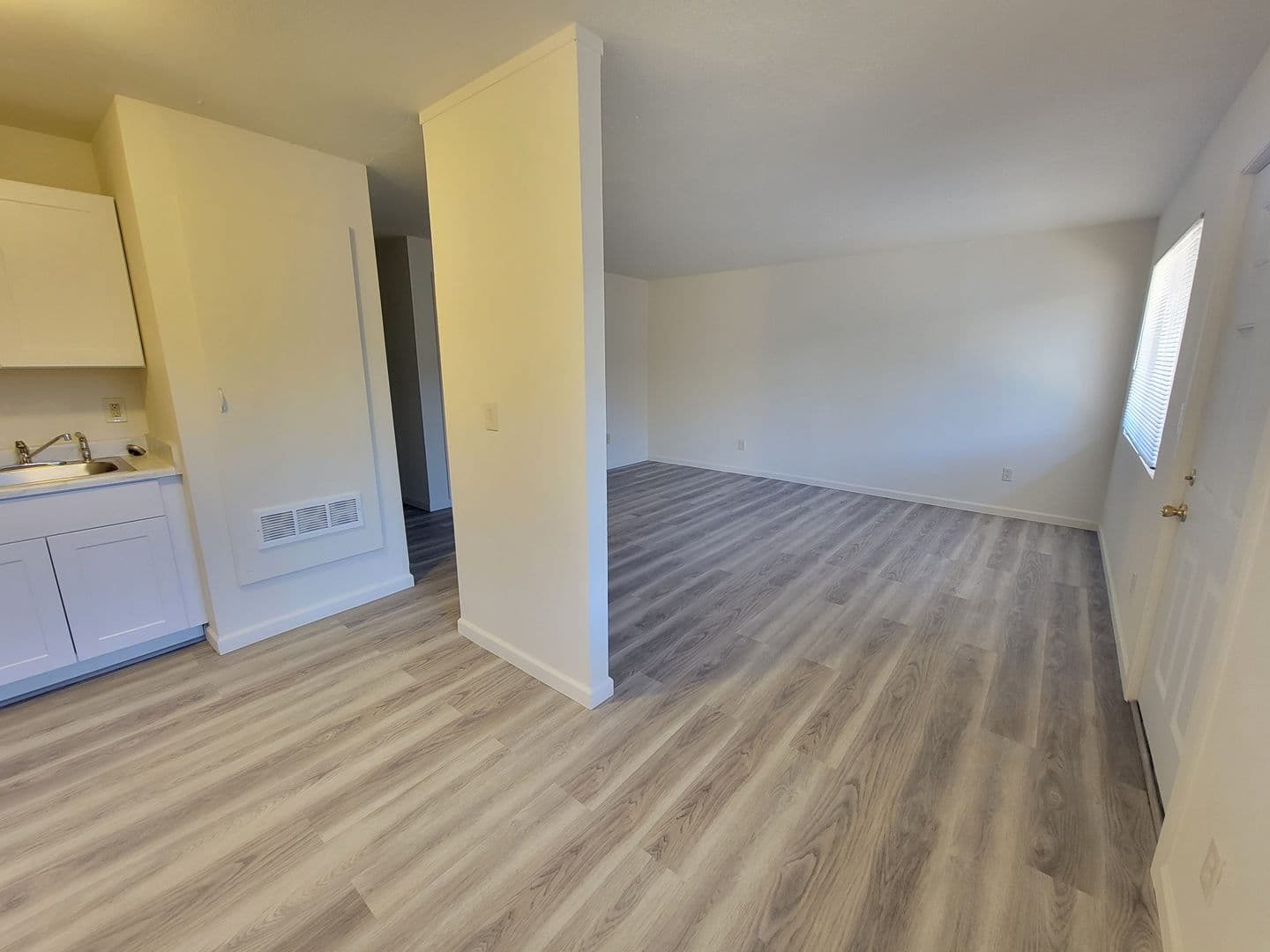 Flagstaff Apartment: 3009 N. Rose St. 9-15