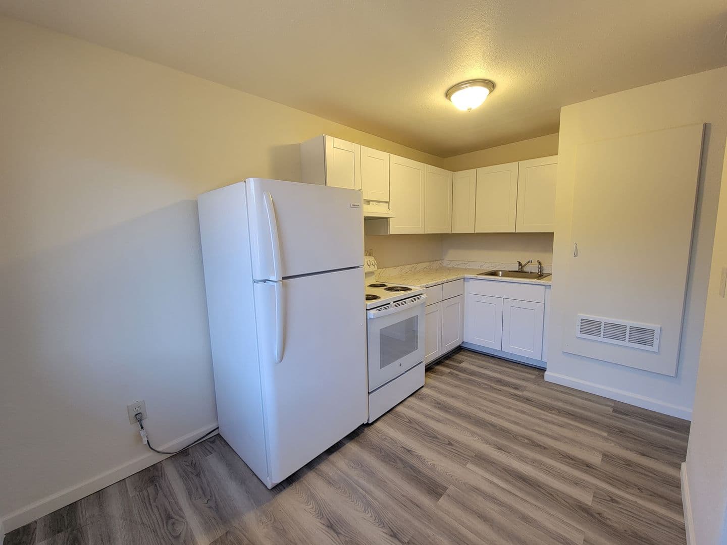 Flagstaff Apartment: 3009 N. Rose St. 9-15