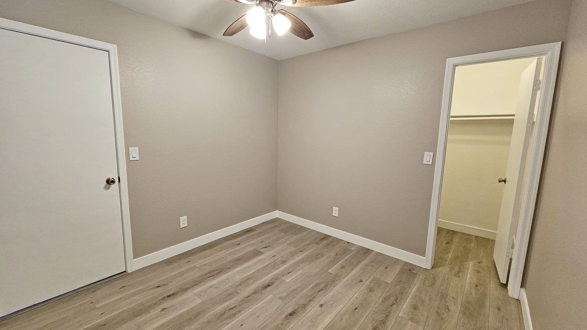 Glendale House: 10127 W. Orange Dr.