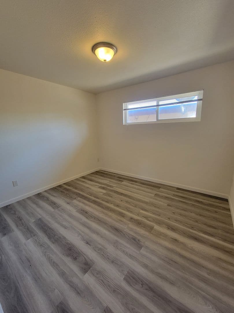 Flagstaff Apartment: 3009 N. Rose St. 9-15