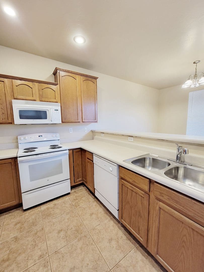 Flagstaff House: 1402 E. Scarlet Dr.
