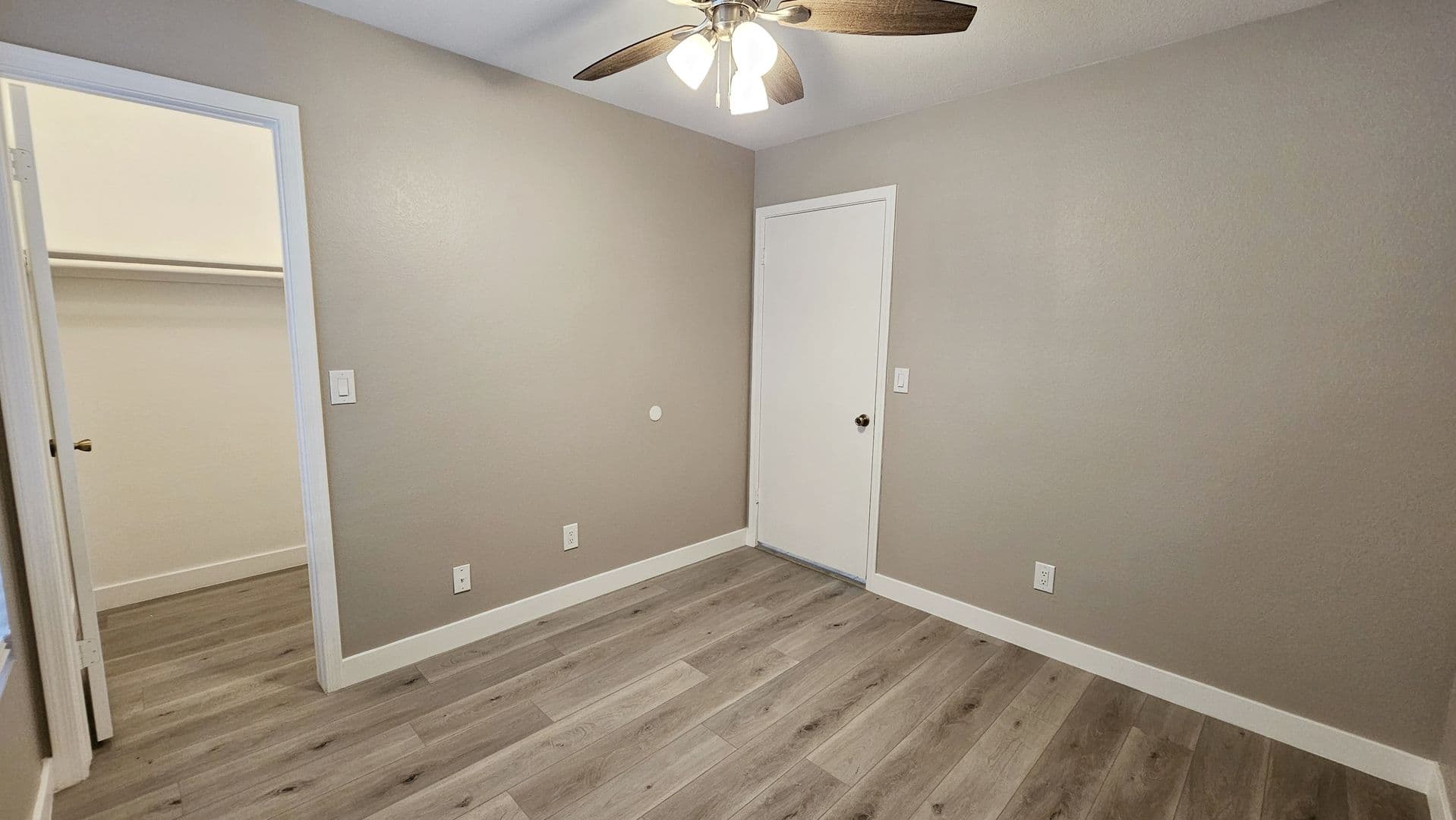 Glendale House: 10127 W. Orange Dr.