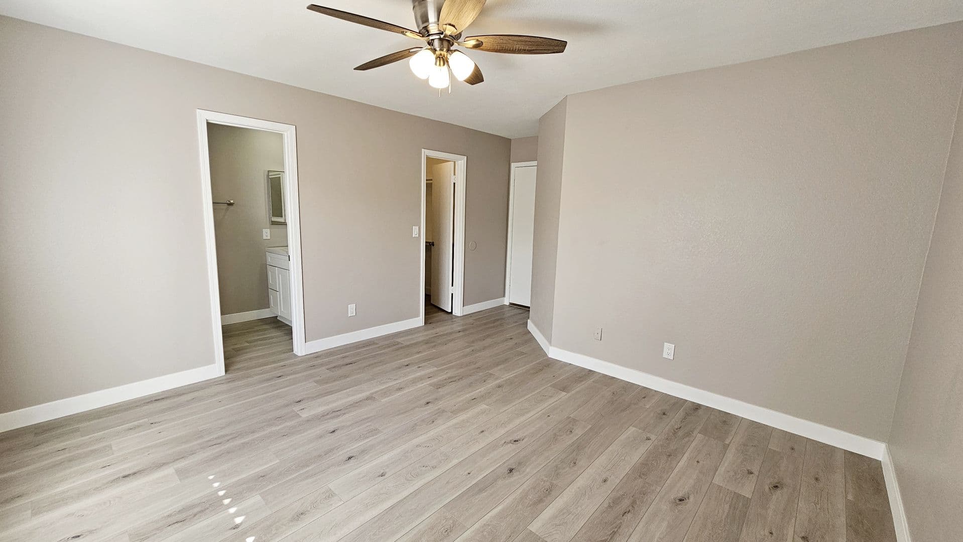 Glendale House: 10127 W. Orange Dr.