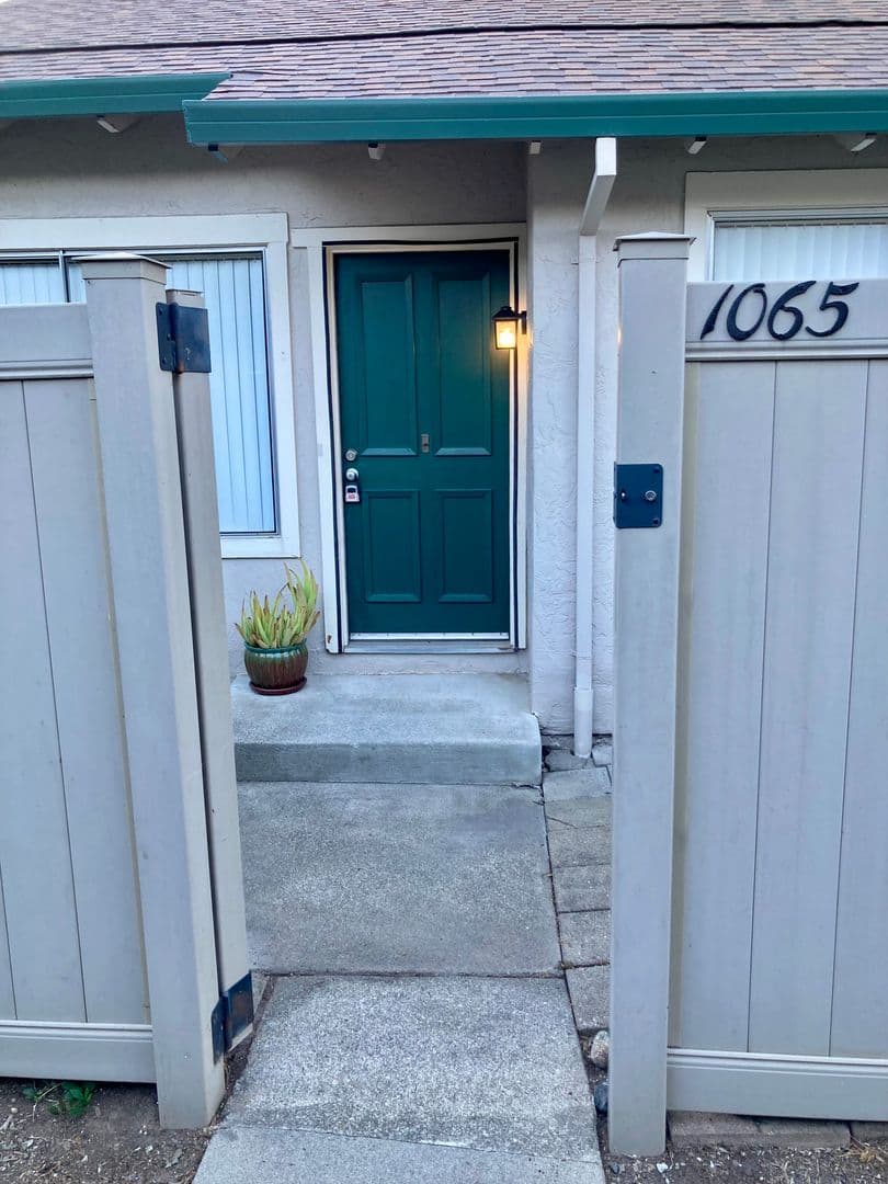 Rohnert Park House: 1065 Copeland Creek Dr