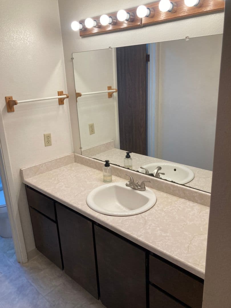 Rohnert Park House: 1065 Copeland Creek Dr