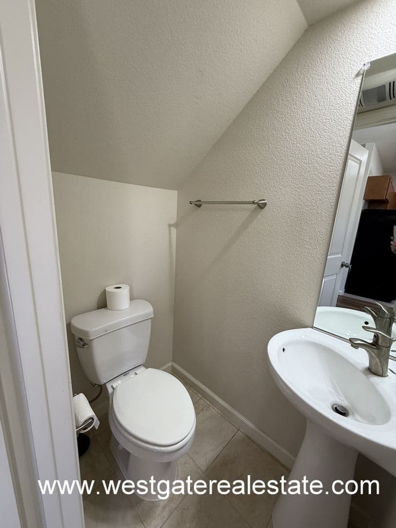 Petaluma House: 703 Wood Sorrel Drive