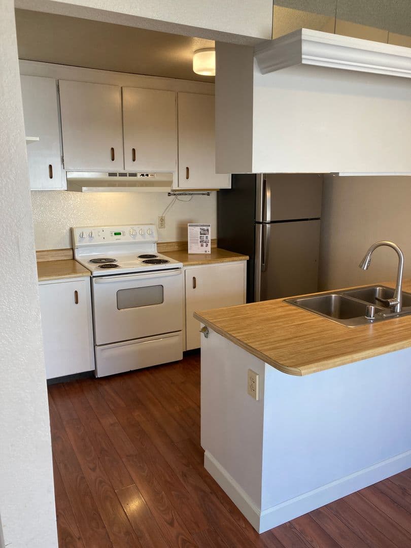 Rohnert Park House: 1065 Copeland Creek Dr