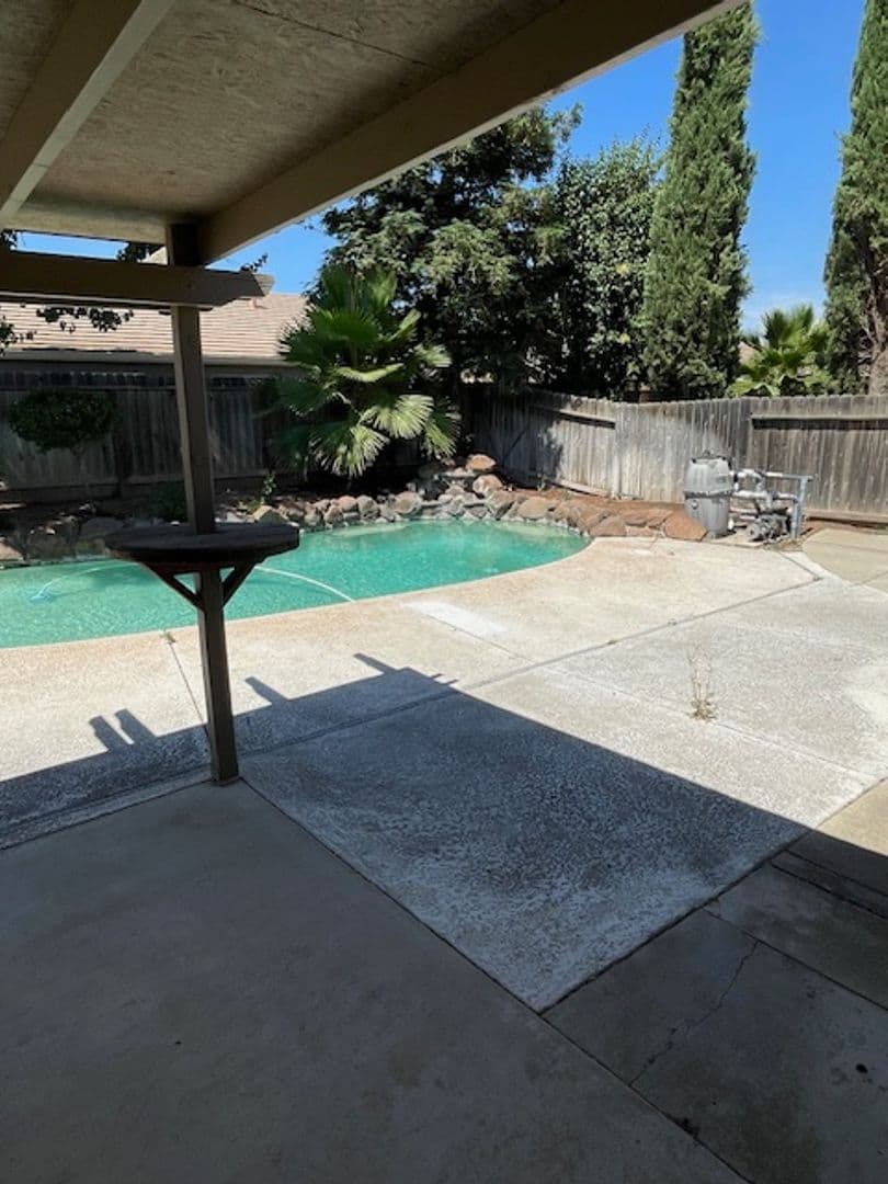 Merced House: 443 Tulane Dr