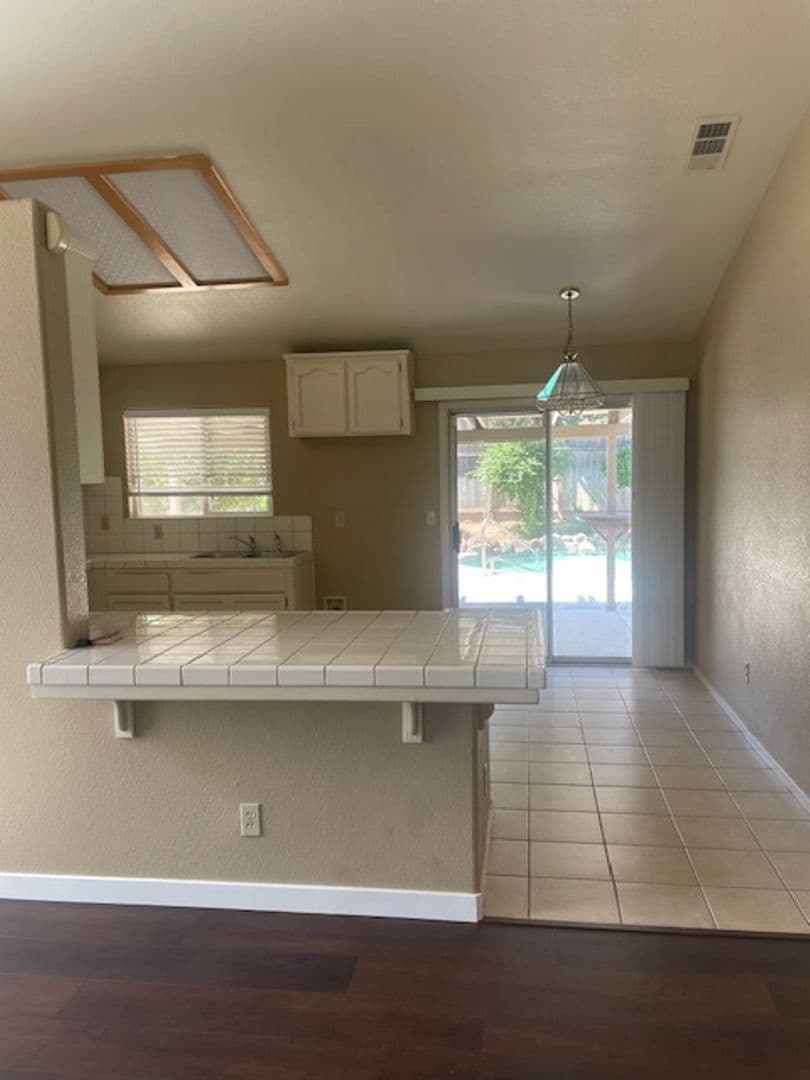 Merced House: 443 Tulane Dr