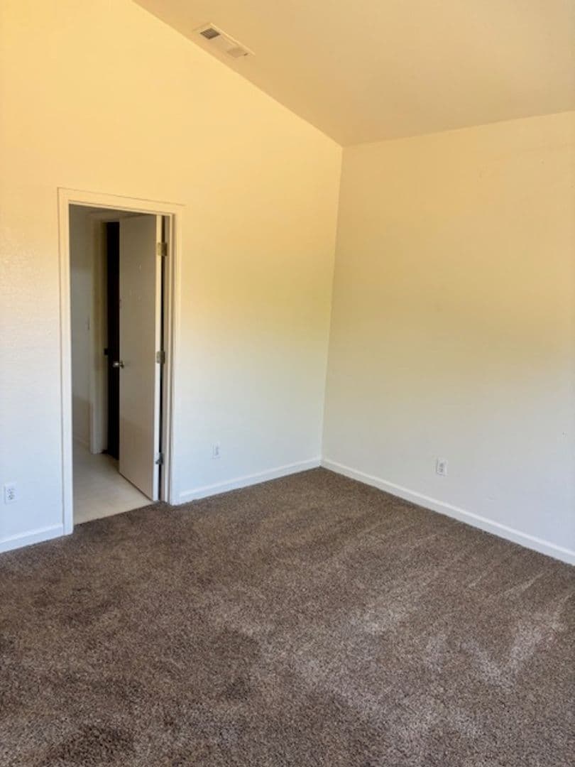 Los Banos House: 865 Place Rd