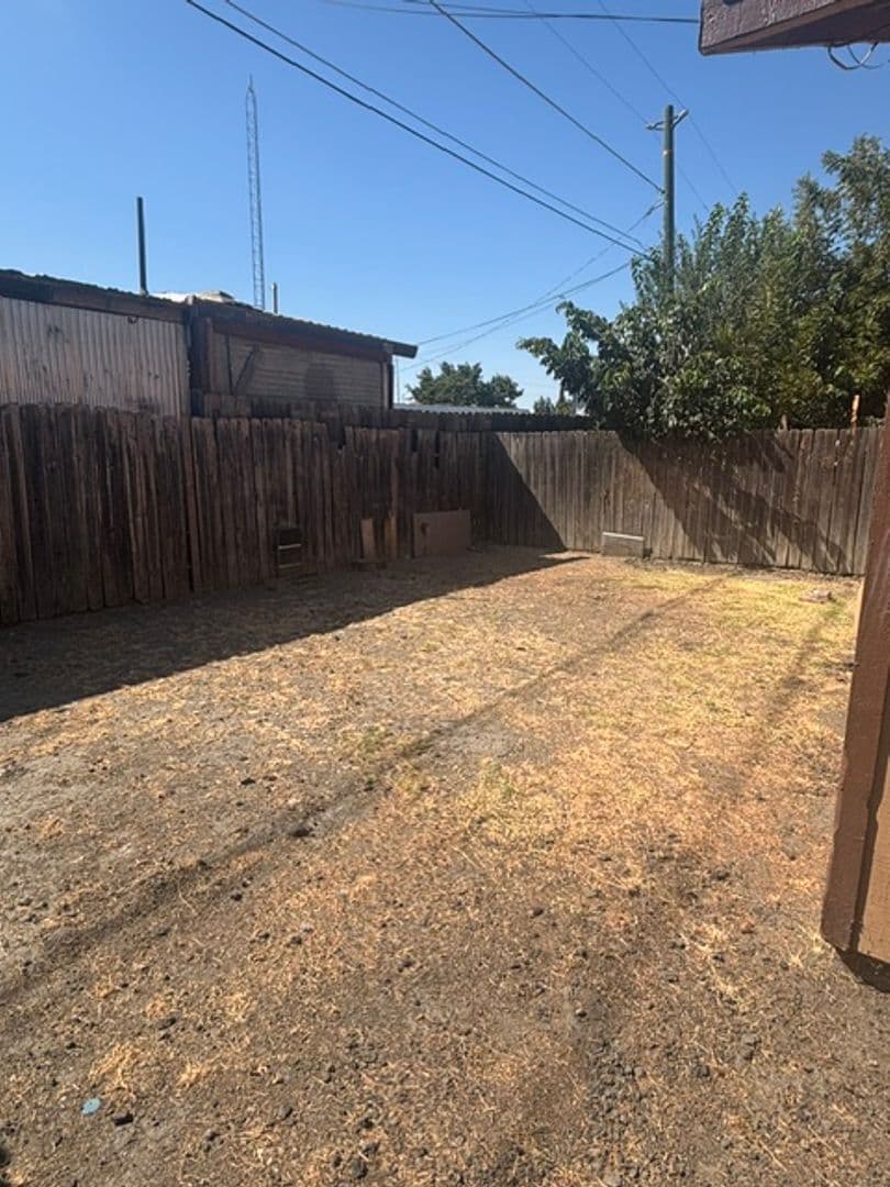 Dos Palos House: 2217 Marguerite St