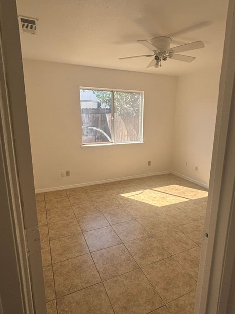 Dos Palos House: 2217 Marguerite St