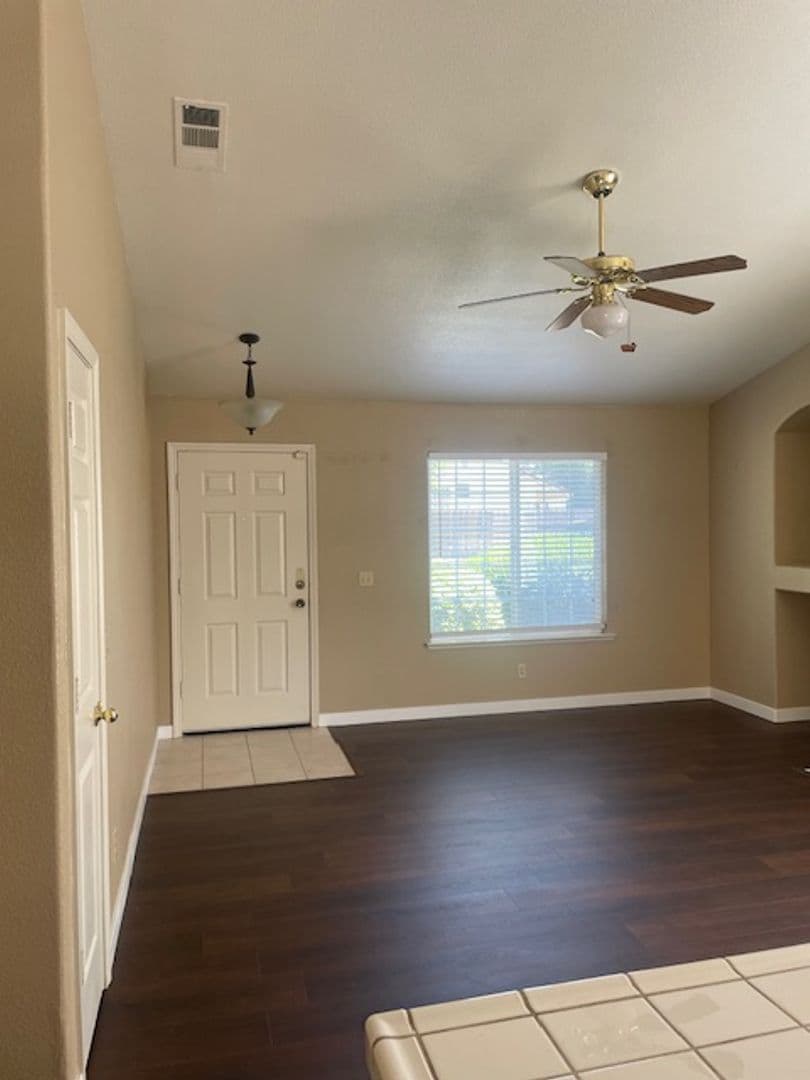 Merced House: 443 Tulane Dr