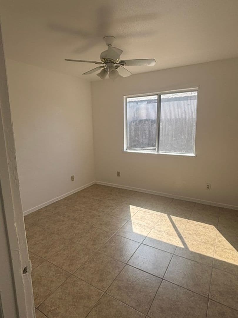 Dos Palos House: 2217 Marguerite St