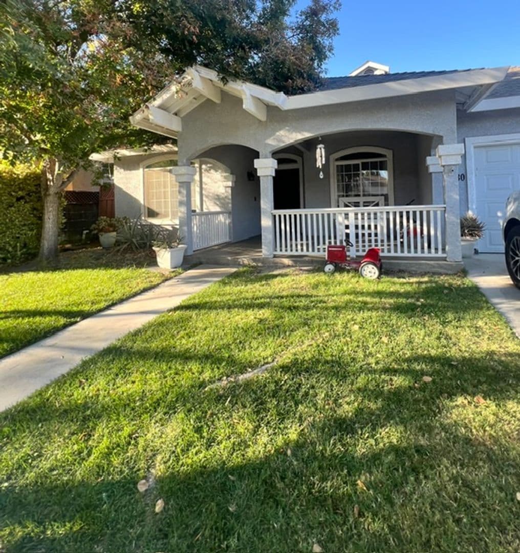 Los Banos House: 1830 De Anza Way