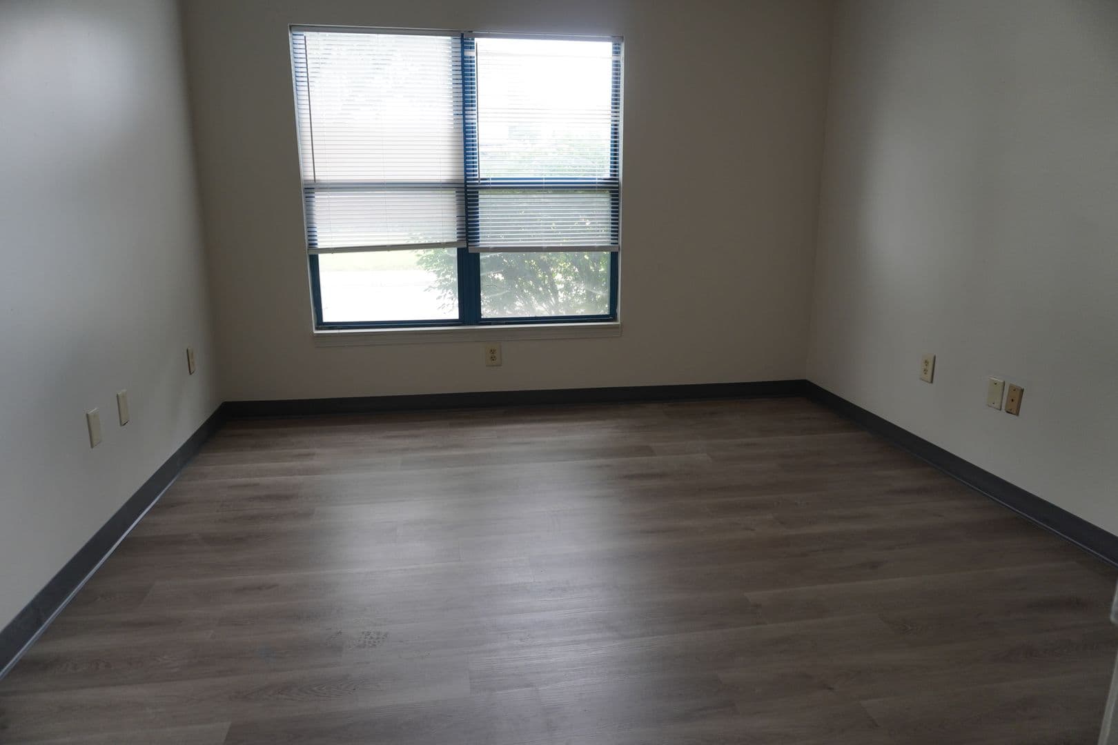 INDIANAPOLIS Apartment: 1925 WESTVIEW DRIVE