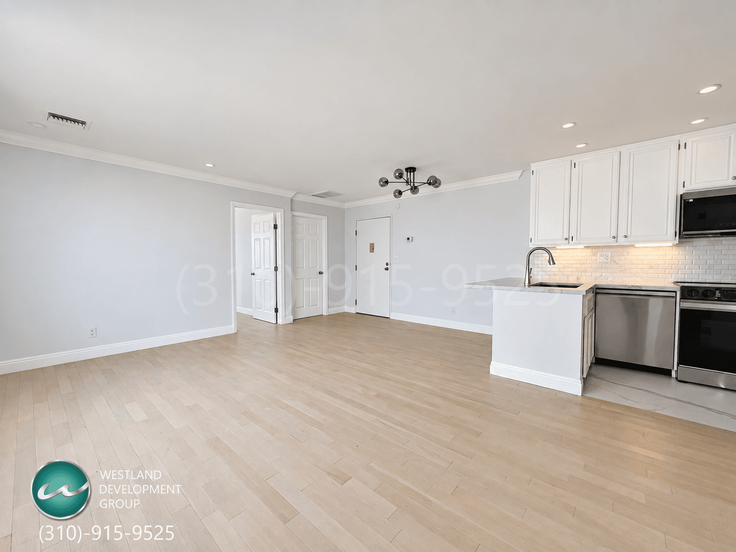 Los Angeles Apartment: 1540 Brockton Avenue