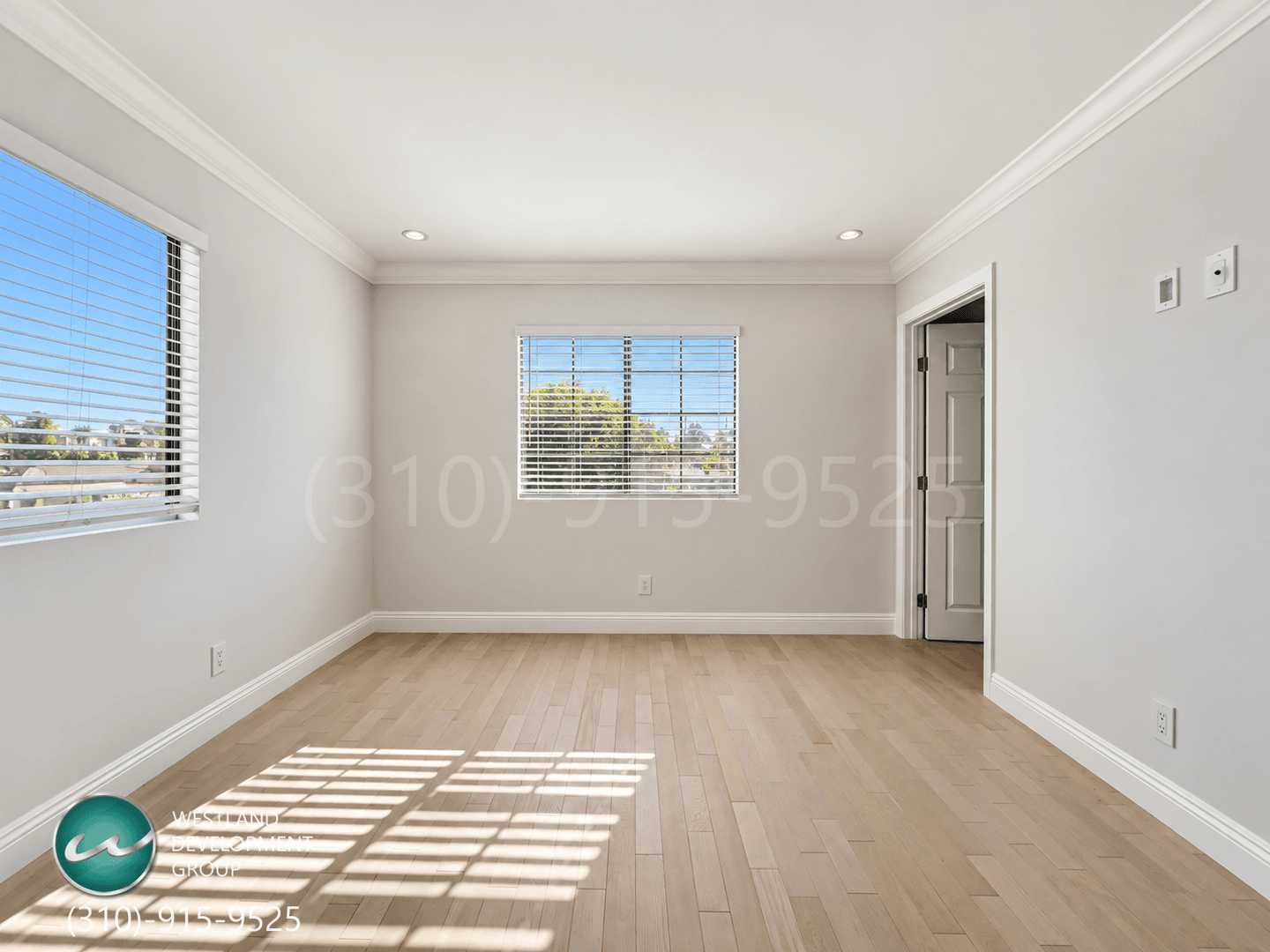 Los Angeles Apartment: 1540 Brockton Avenue