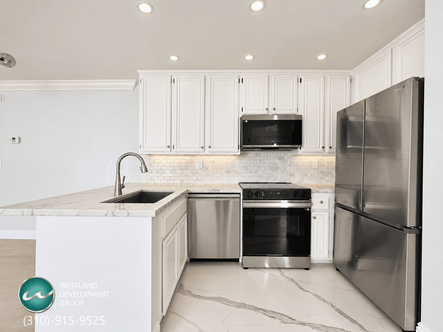 Los Angeles Apartment: 1540 Brockton Avenue