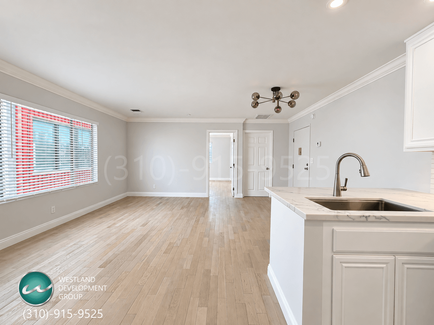 Los Angeles Apartment: 1540 Brockton Avenue