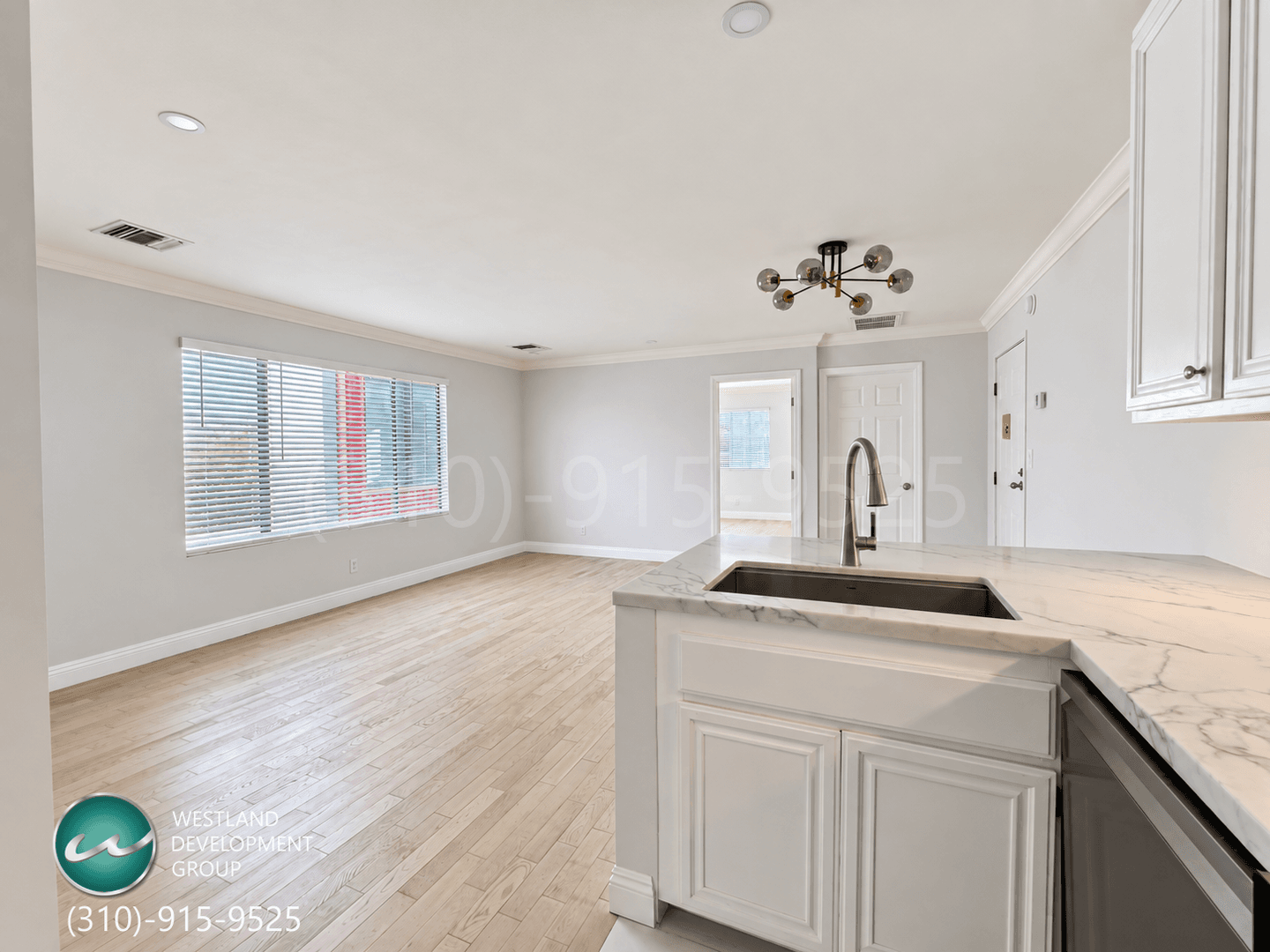 Los Angeles Apartment: 1540 Brockton Avenue