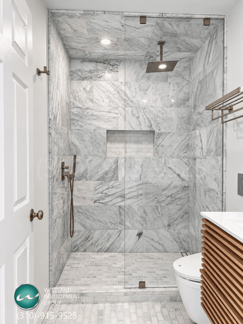 Los Angeles Apartment: 1540 Brockton Avenue