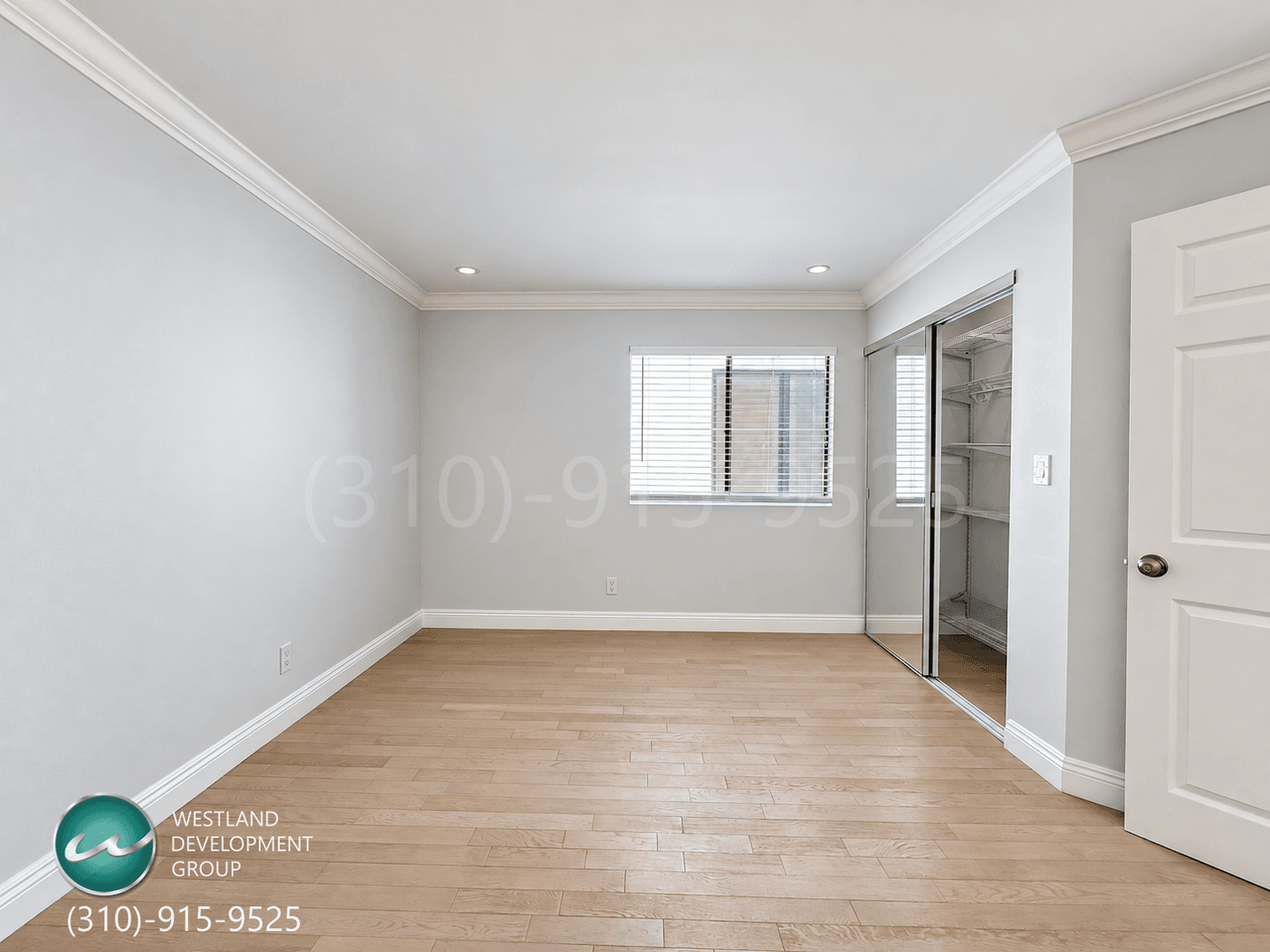 Los Angeles Apartment: 1540 Brockton Avenue
