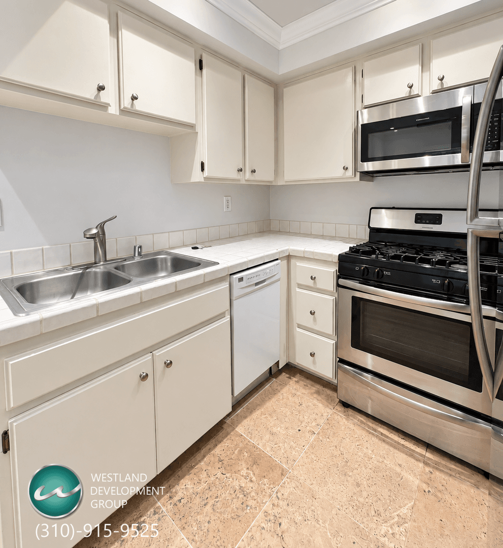 Los Angeles Apartment: 1506 S Barrington Avenue
