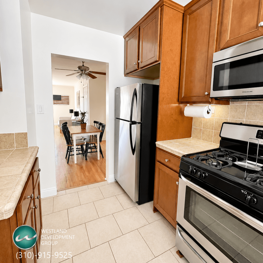 Los Angeles Apartment: 3160-3178 S Barrington Avenue