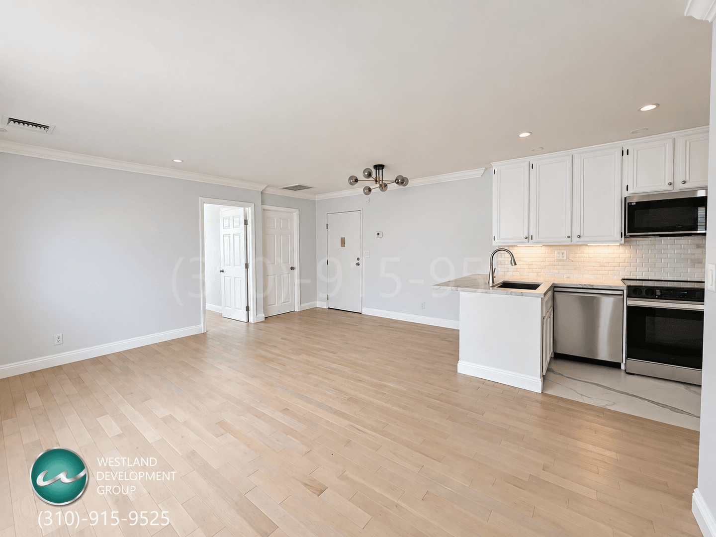 Los Angeles Apartment: 1540 Brockton Avenue