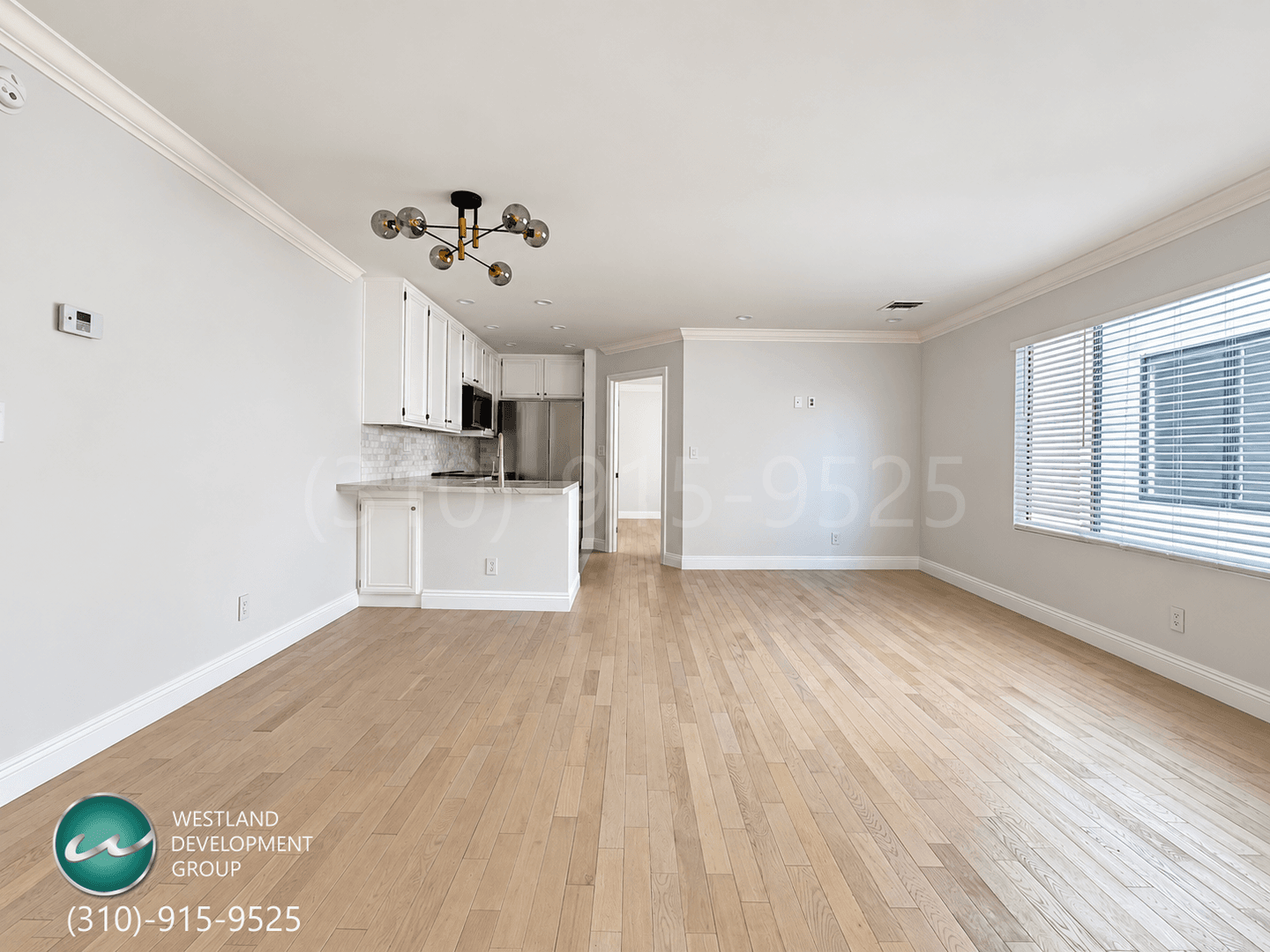 Los Angeles Apartment: 1540 Brockton Avenue