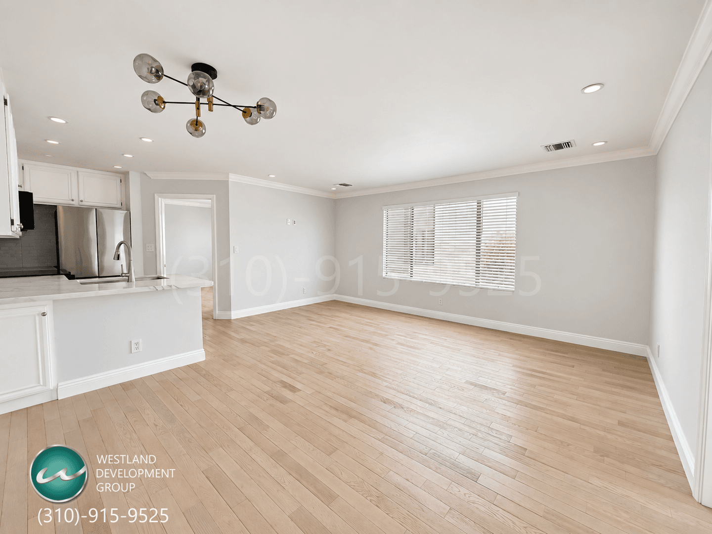 Los Angeles Apartment: 1540 Brockton Avenue