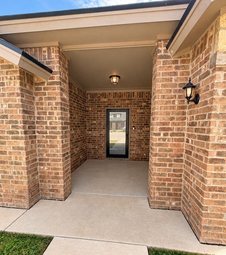 Lubbock House: 3205 113th St.
