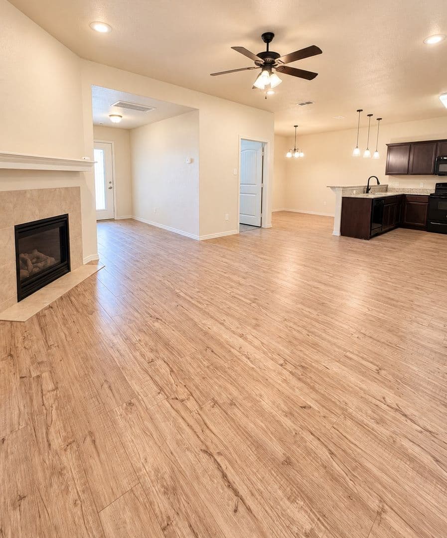Lubbock House: 3205 113th St.