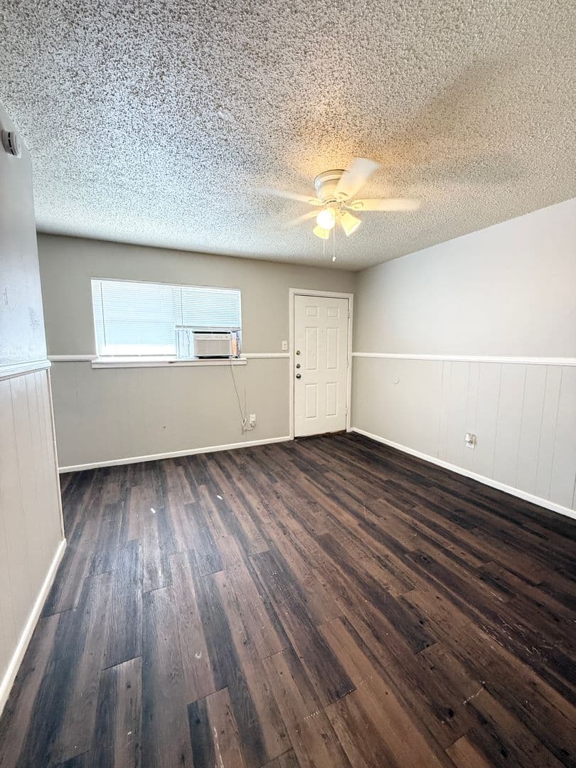 Lubbock Apartment: 922 44th Street