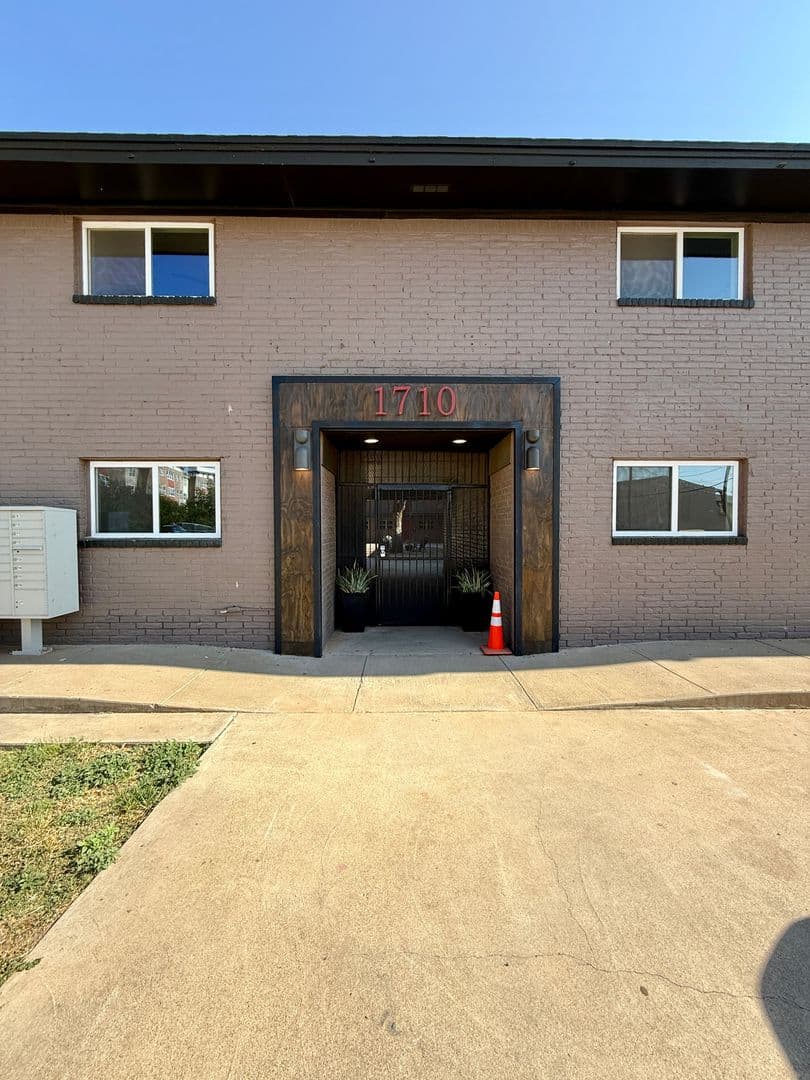 Lubbock Apartment: 1710 9th Street