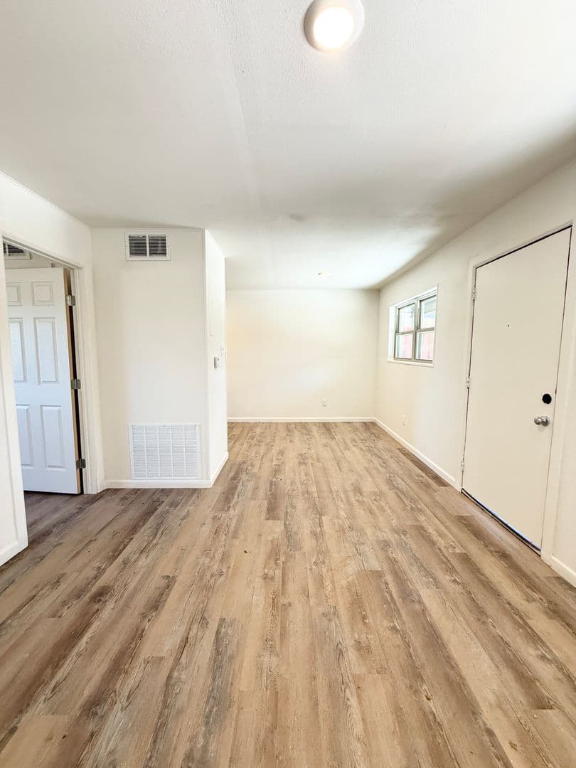 Lubbock Apartment: 1710 9th Street