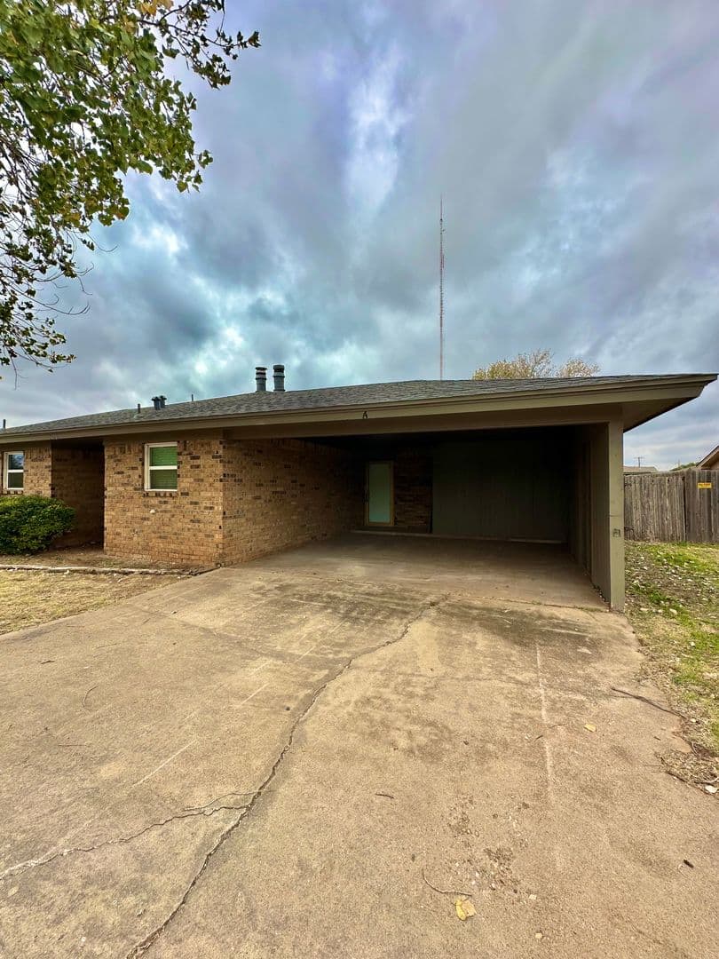 Lubbock Apartment: 7410 Avenue W