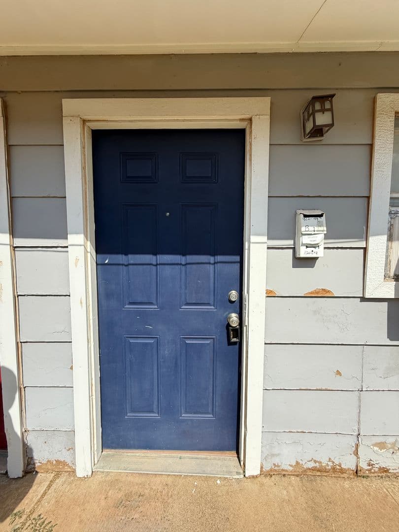 Lubbock Apartment: 922 44th Street