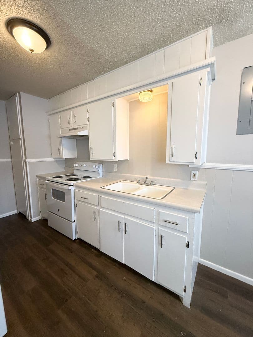 Lubbock Apartment: 922 44th Street