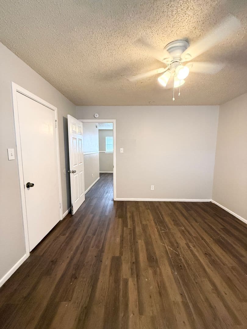 Lubbock Apartment: 922 44th Street
