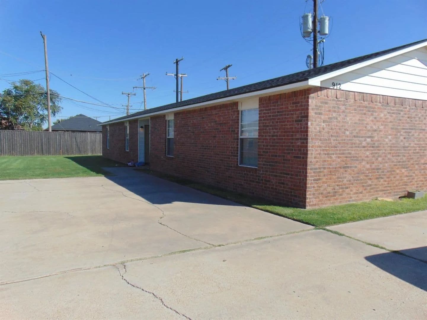 Lubbock Apartment: 912 82nd Street