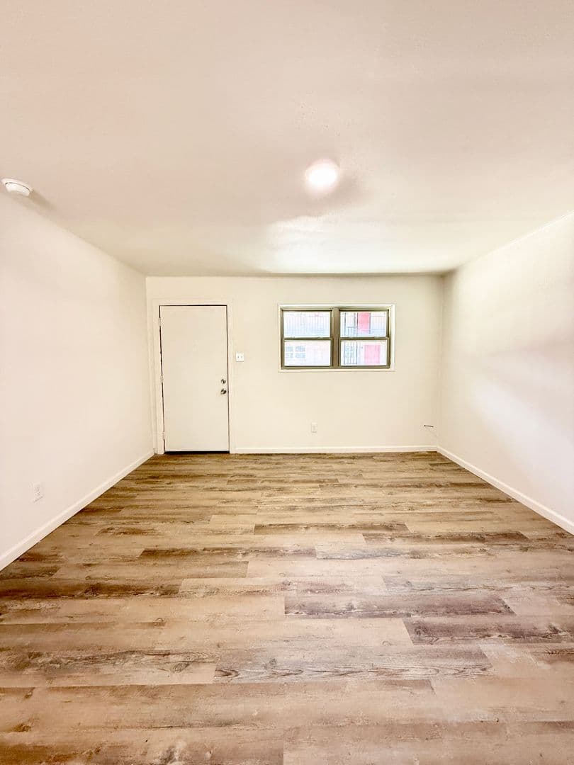 Lubbock Apartment: 1710 9th Street