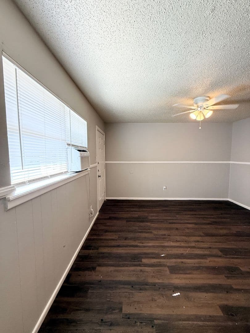 Lubbock Apartment: 922 44th Street