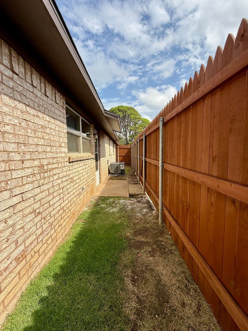 Lubbock Apartment: 4424 75th Drive