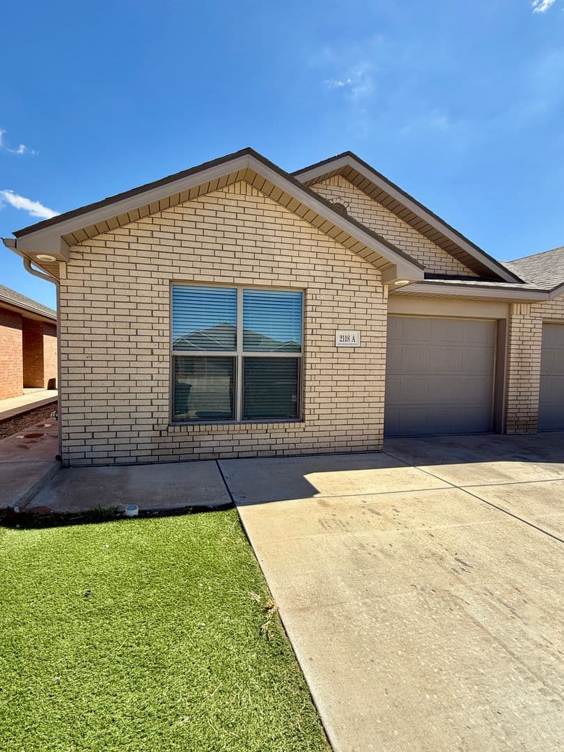 Lubbock Apartment: 2118 N Jayton Avenue