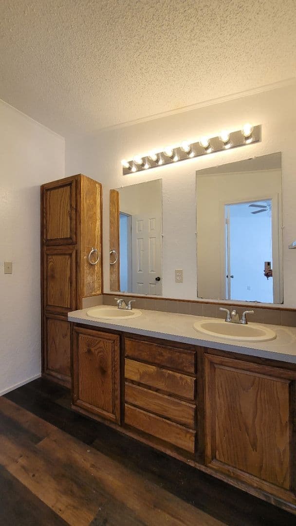 Lubbock House: 6801 19th Street #594