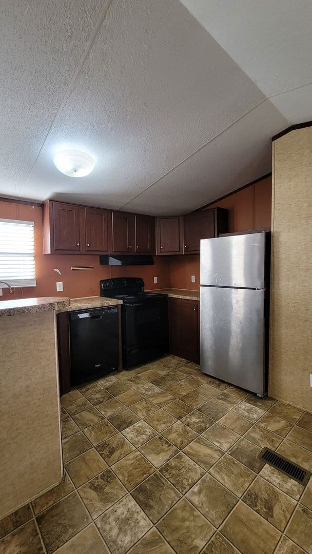 Lubbock House: 6801 19th Street #229