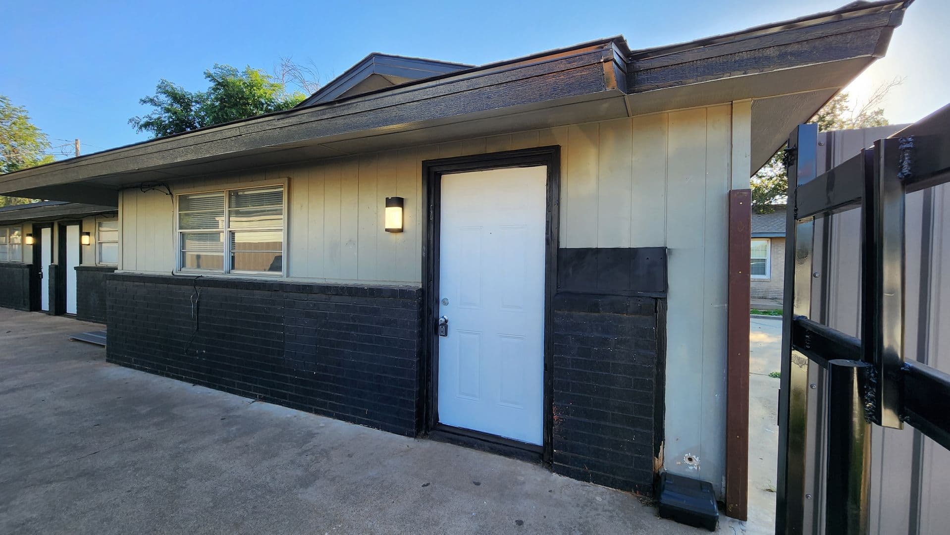 Lubbock Apartment: 2207 15th Street