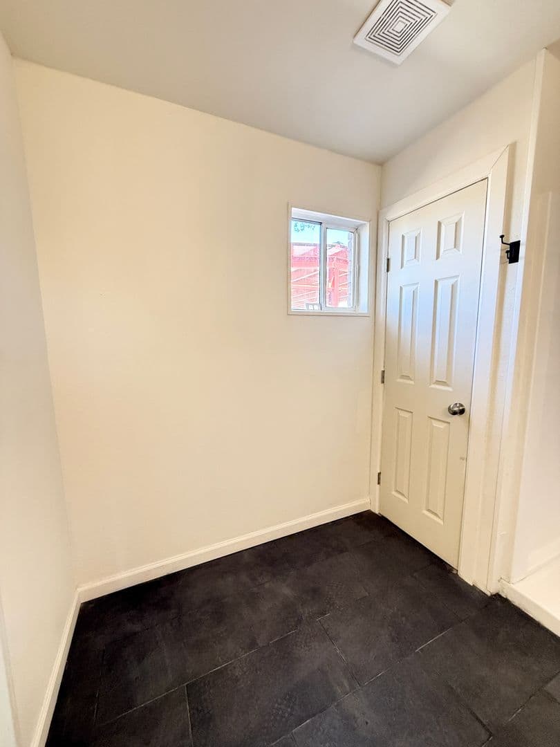 Lubbock Apartment: 1710 9th Street